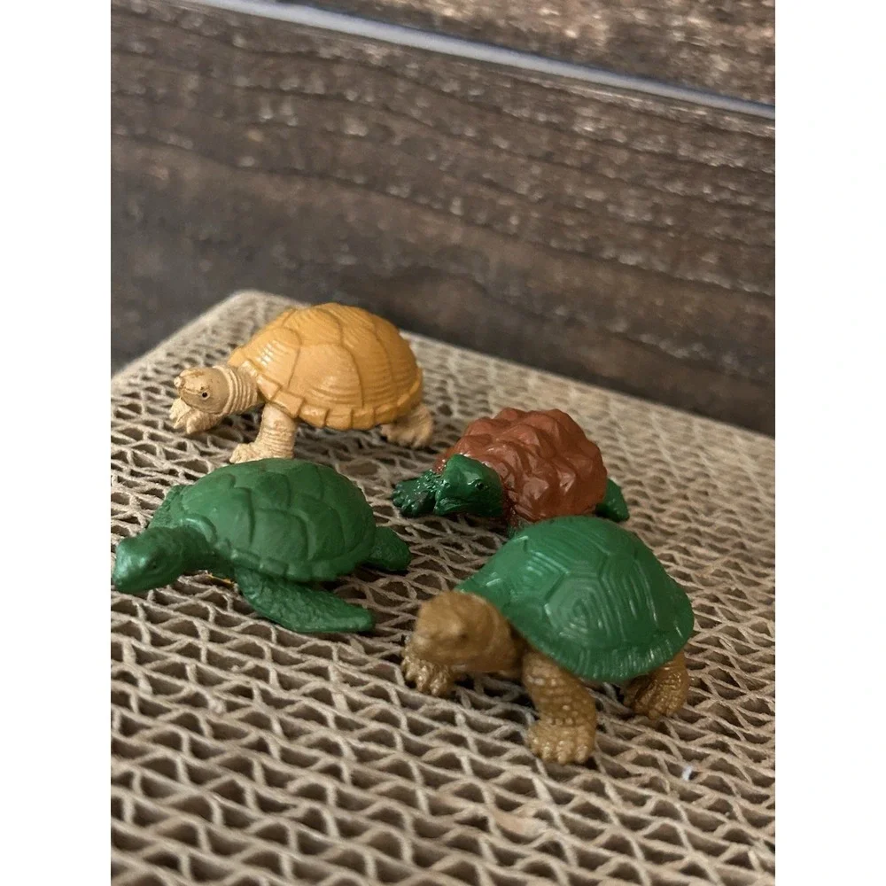 Lot Of 7 Safari Ltd Colorful Frogs‎ And Turtles